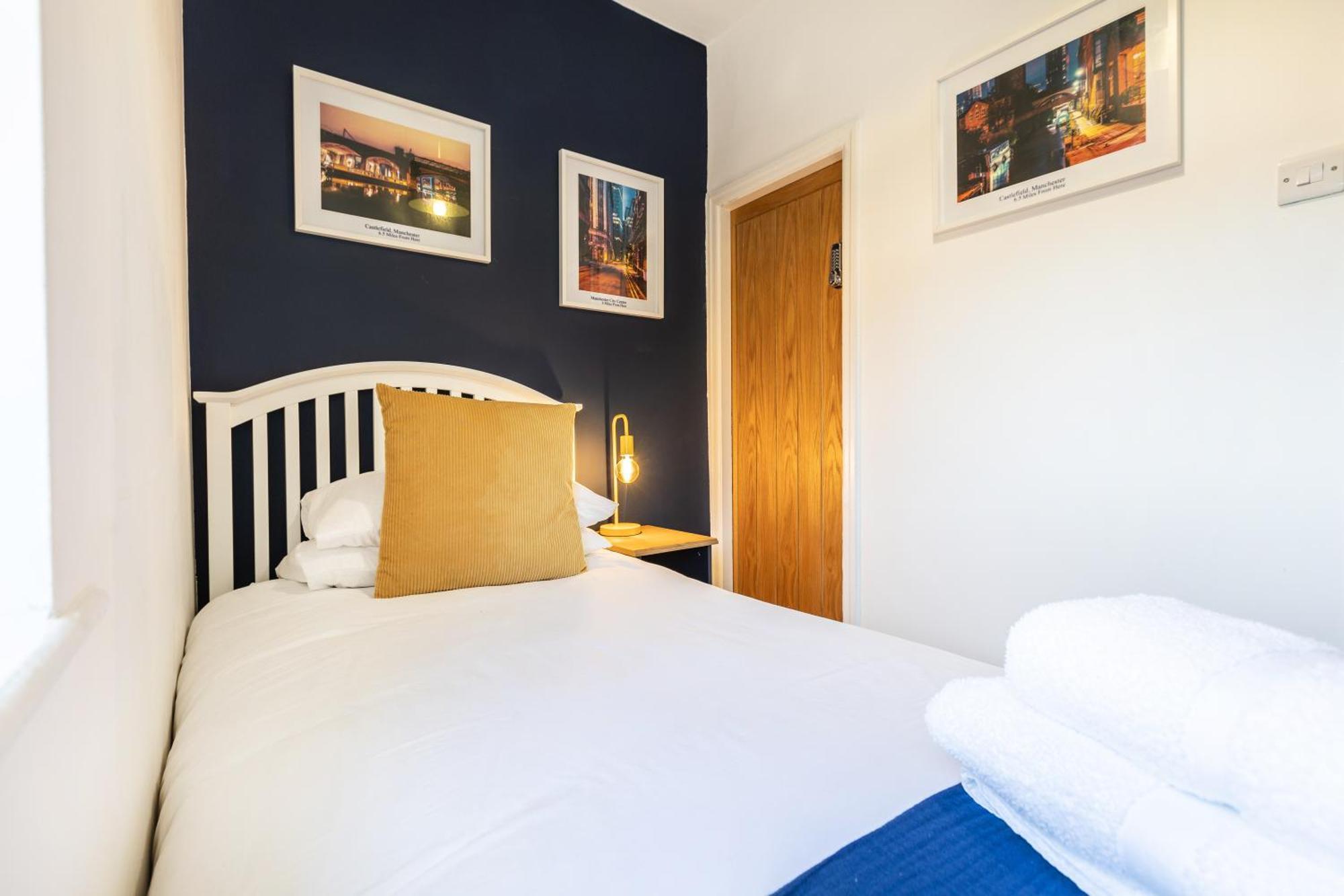 The Heart - Cosy 3 Bedroom House With Double Driveway And Garden In Manchester Dış mekan fotoğraf