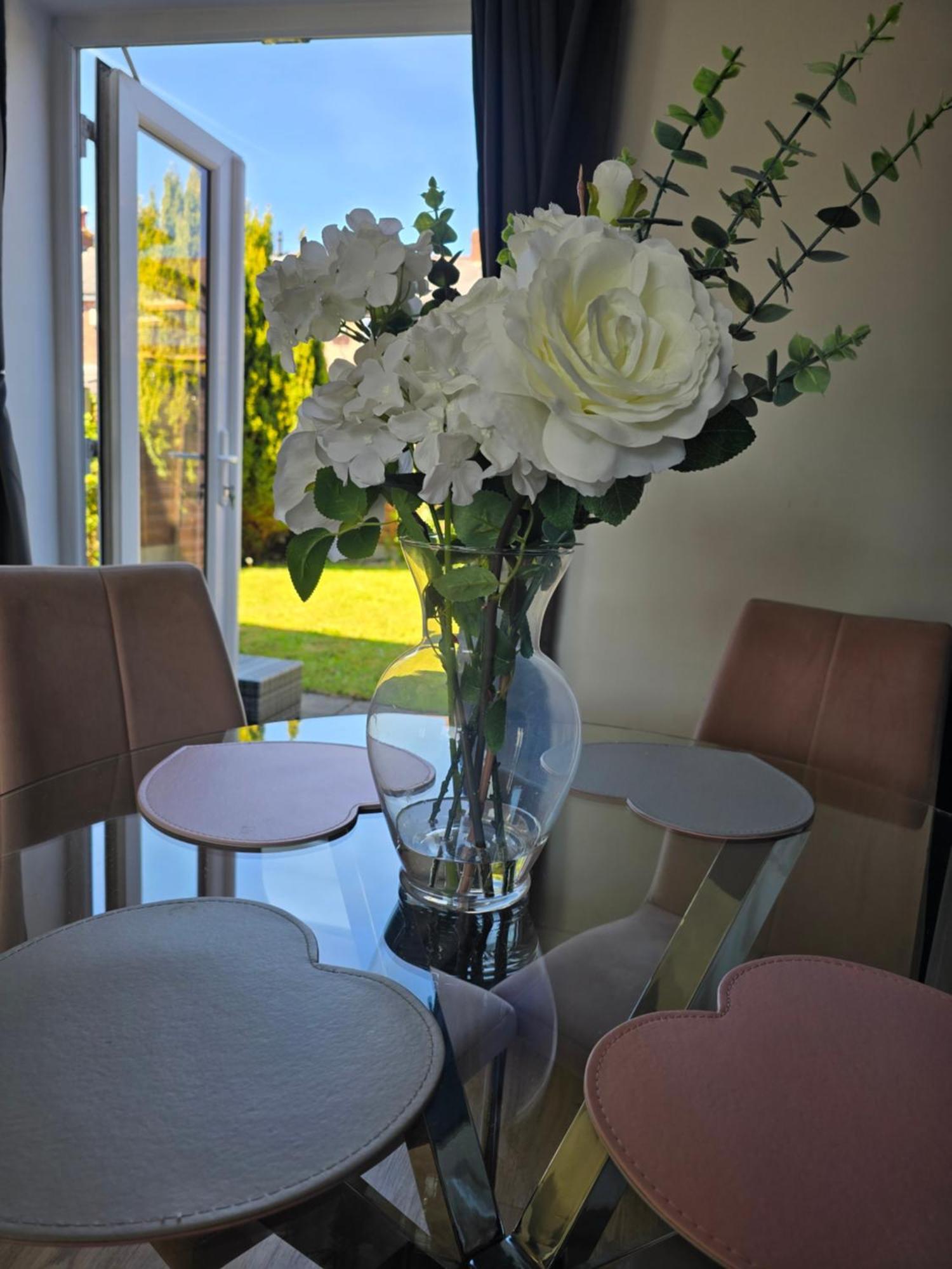 The Heart - Cosy 3 Bedroom House With Double Driveway And Garden In Manchester Dış mekan fotoğraf